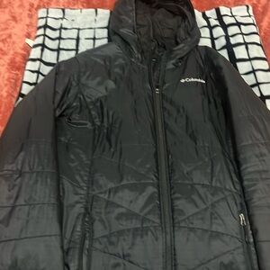 Hard to part ways with this gem. This is a beautiful slim fit winter jacket.